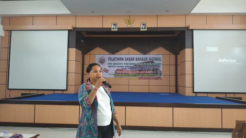 UKM Bahasa Inggris Gelar Pelatihan Dasar