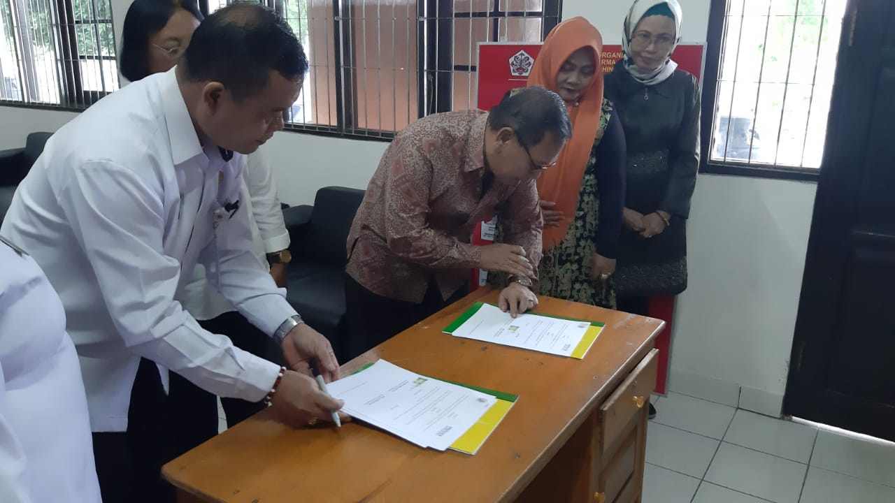 Penandatanganan Kerjasama (Mou) Antara Fakultas Dharma Sastra IAHN TP Palangka Raya Dengan Dewan Pimpinan Cabang Perhimpunan Advokat Indonesia Palangka Raya.