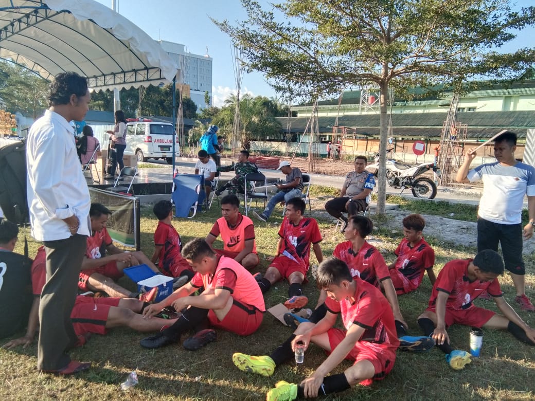 UKM Sepak Bola Harumkan Nama Kampus