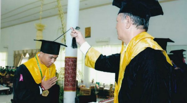 Wisuda Angkatan I Sarjana dan Pascasarjana