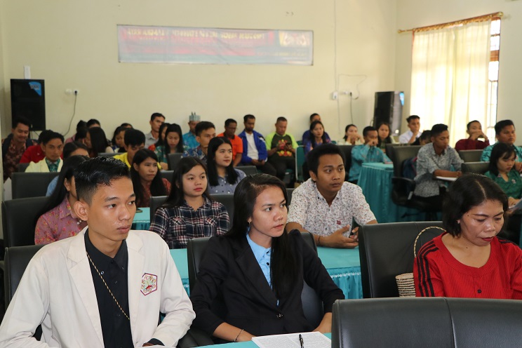 Orientasi Rethorika - Peserta kegiatan menerima materi