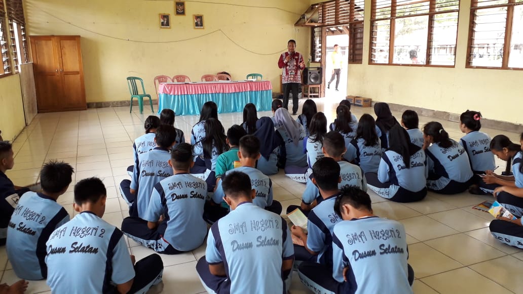 Sosialisasi Kampus - Siswa-siswi Lintas Agama SMAN 2 Dusun Selatan