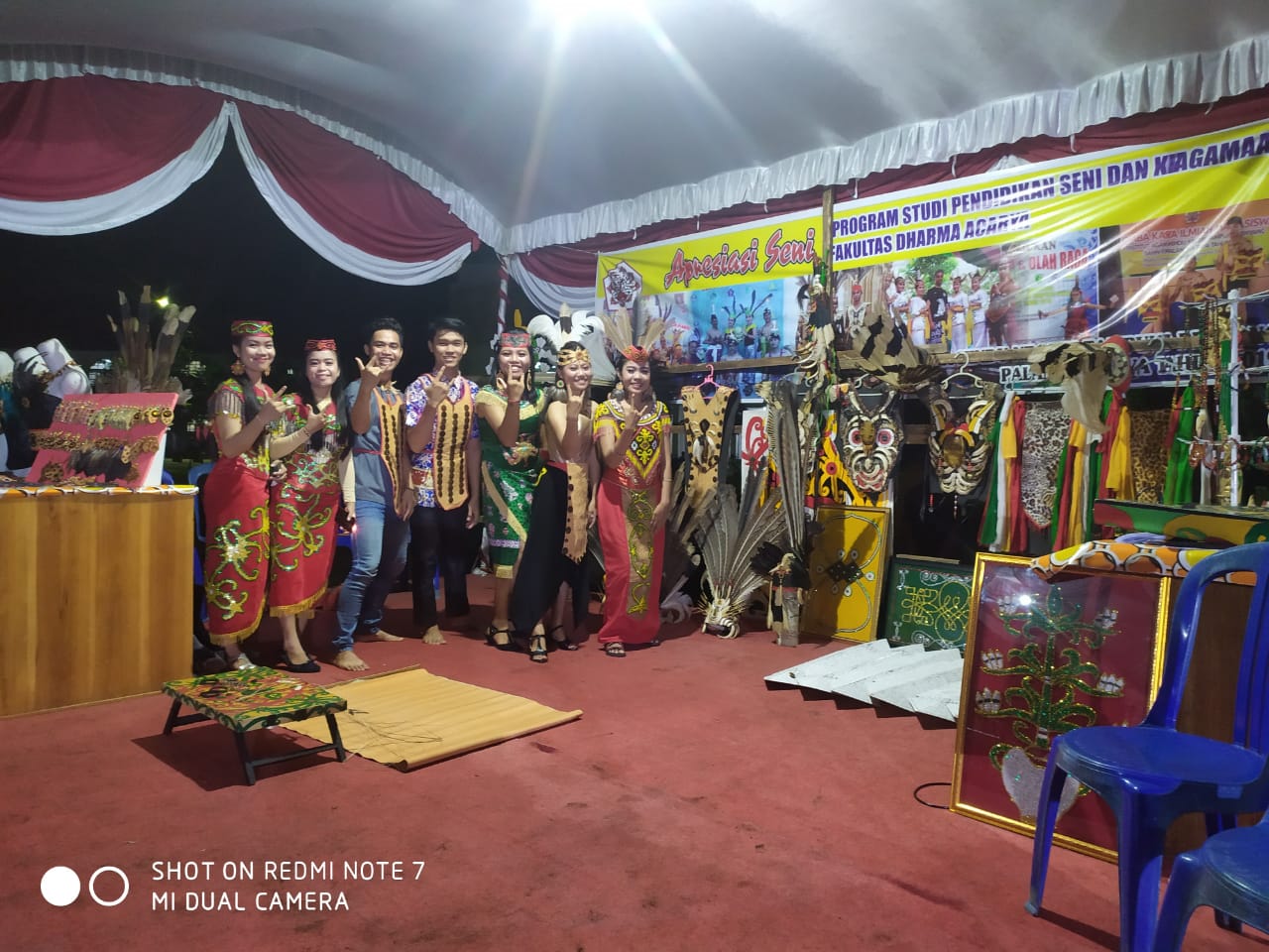 Apresiasi Seni - Antusias di Stand Pameran Karya Seni Mahasiswa