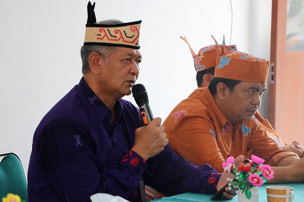 Rektor (kiri) saat memberikan sambutan dalam acara Peresmian Gedung Baru FDA