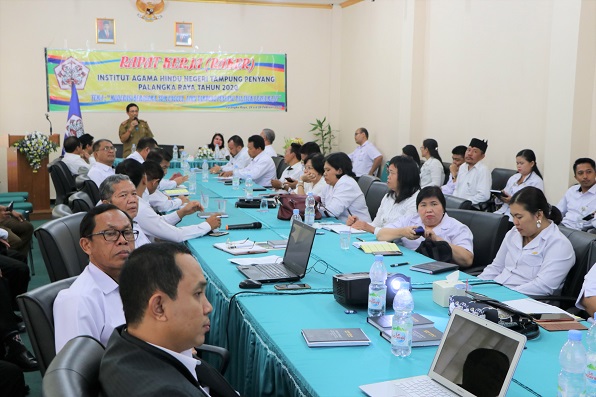 Peserta mengikuti jalannya kegiatan Raker Tahun 2020