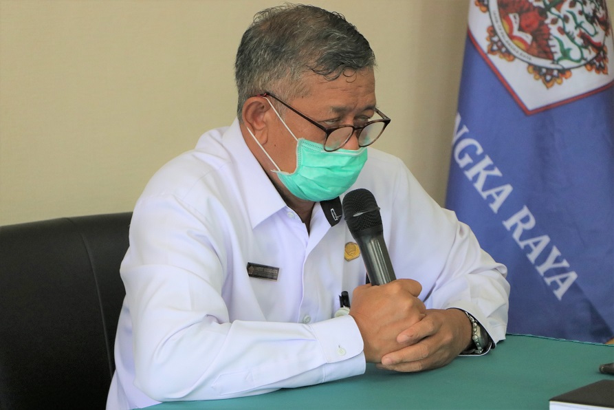 Rektor memberikan arahan dalam rapat persiapan asesemen lapangan BAN-PT secara daring