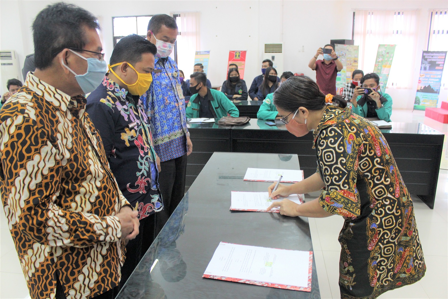 Penandatanganan Kesepakatan dan Perjanjian Kerjasama oleh Pihak Kemenkumham