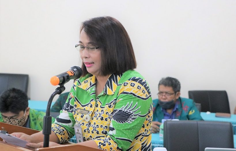 Dekan FDDBW membuka secara resmi kegiatan Webinar Prodi Filsafat Hindu