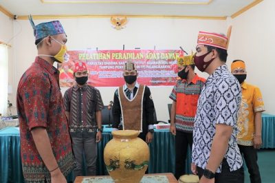 Pelatihan Peradilan Adat Dayak