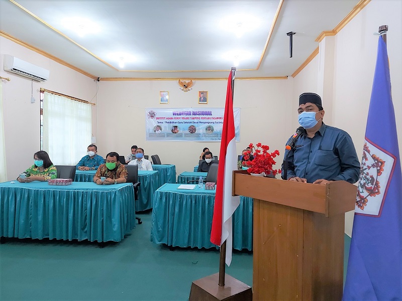 Sambutan oleh Wakil Rektor Bidang Akademik dan Pengembangan Kelembagaan