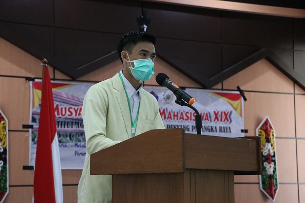 Ketua PPUM menyampaikan Laporan Kegiatan