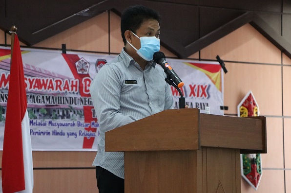 Wakil Rektor III menyampaikan sambutan