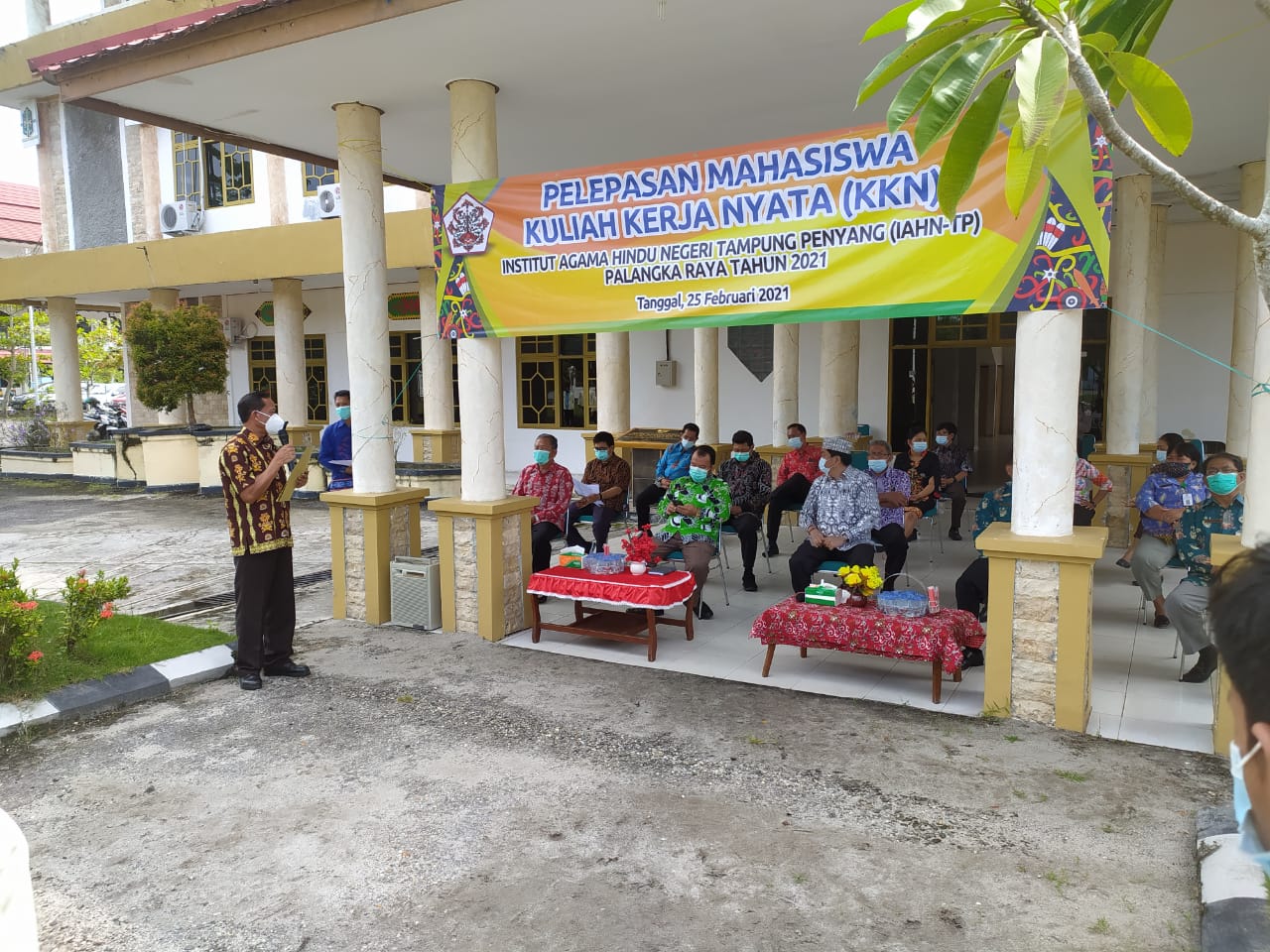 Laporan oleh Ketua Pengelola KKN