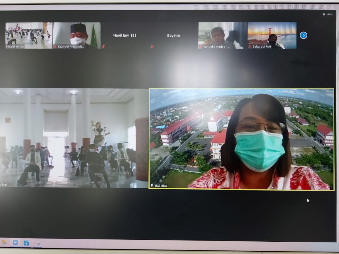 Dekan FDDBW saat membuka kegiatan Workshop Penulisan Esai Filsafat