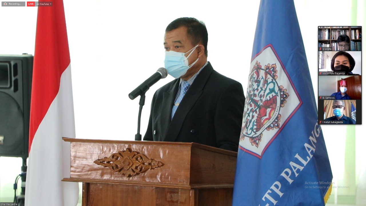 Laporan oleh Dekan Fakultas Dharma Sastra