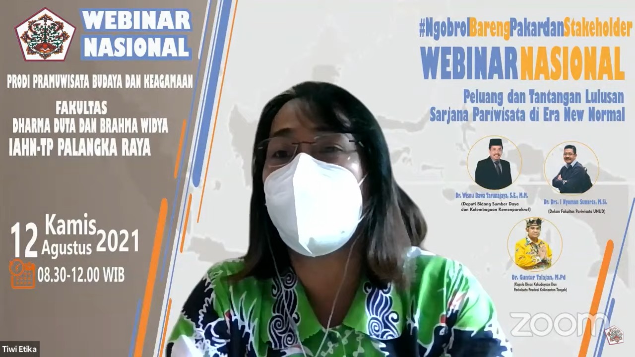 Sambutan oleh Dekan Fakultas Dharma Duta dan Brahma Widya