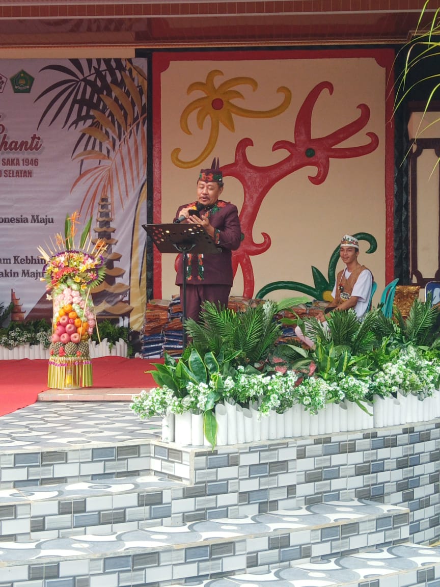 Sosialisasi Kampus IAHN-TP Palangka Raya oleh Wakil Rektor III pada Perayaan Dharma Santi Nyepi Saka 1946 Kabupaten Barito Selatan