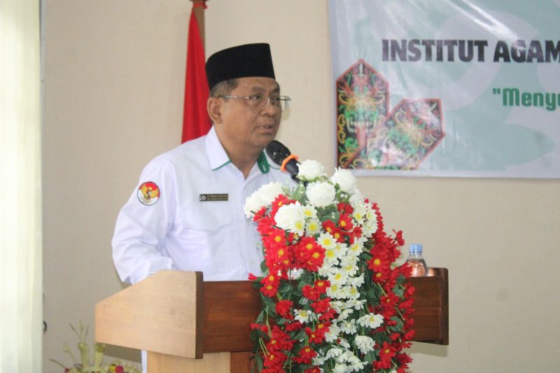 Rektor Menyampaikan Sambutan, Rapim IAHN-TP, Senin, 23 Desember 2024