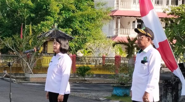 Wakil Rektor berikan amanat pada Apel Pagi, Senin, 6 Januari 2025