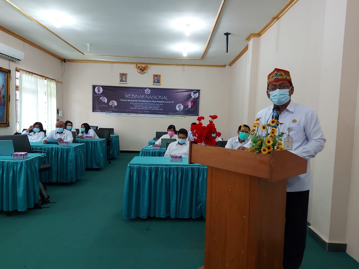 Sambutan oleh Direktur Program Pascasarjana IAHN-TP Palangka Raya